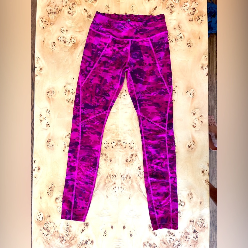 THE NORTH FACE - leggings - pink/purple/fuchsia print - size S